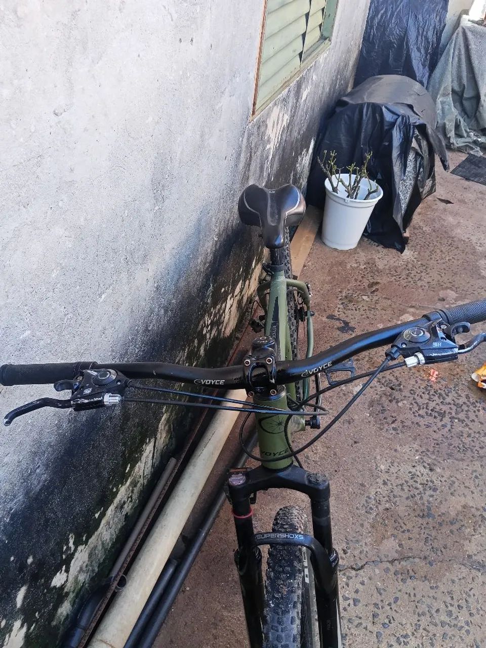 BICICLETA ARO 29 SEMI NOVA CHAMA QUE SA NEGÓCIO  - Foto 3