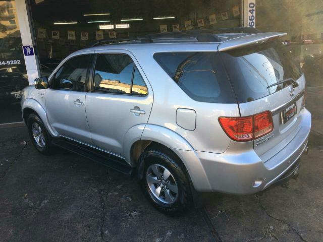 Toyota - Hilux SW4 SRV D4-D 4x4 3.0 TDI Diesel Aut Prata 2007 - Foto 4