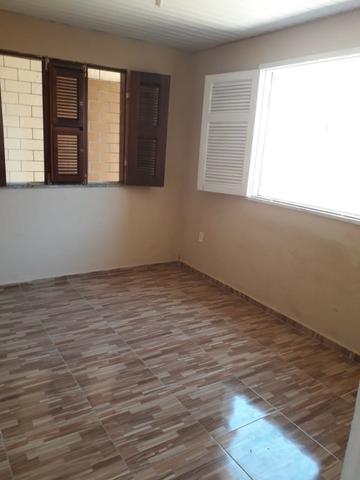 Alugo casa no Álvaro Weyne com 03 quartos - Foto 5