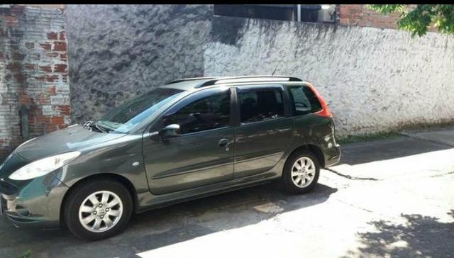 Peugeot 207 Sw 1.4 2010 já financiado não precisa transfetir carnê R$ 8.200 entrada