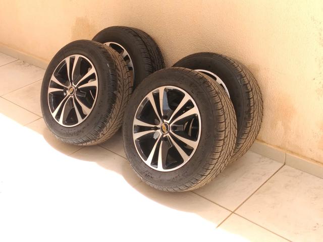 Rodões Aro 14 com 4 Pneus Novos - Foto 3