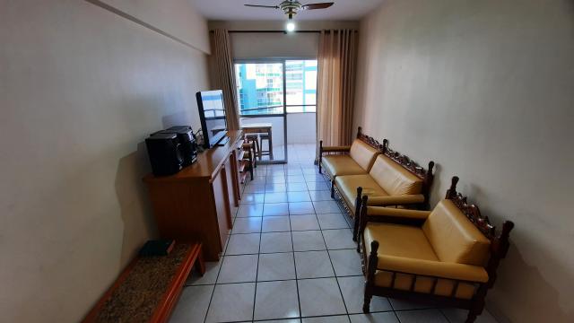 Apartamento de 2 quartos (1 suíte) no Centro