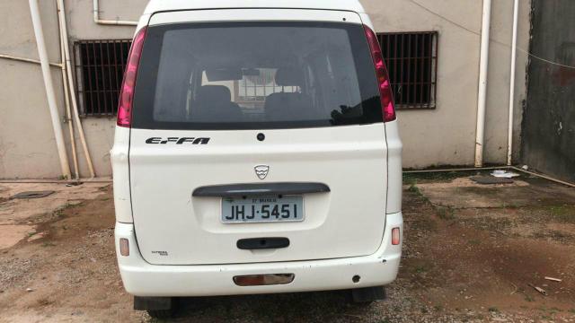 Vende se ou troca se effa furgão 2010 2011 toda em dias pronta para transferir por apenas - Foto 5