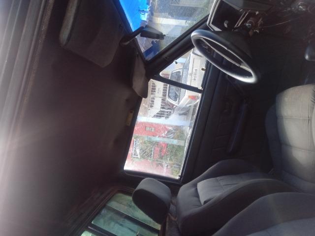 Vendo saveiro 96 td forrado com vidro trava e alarme - Foto 2