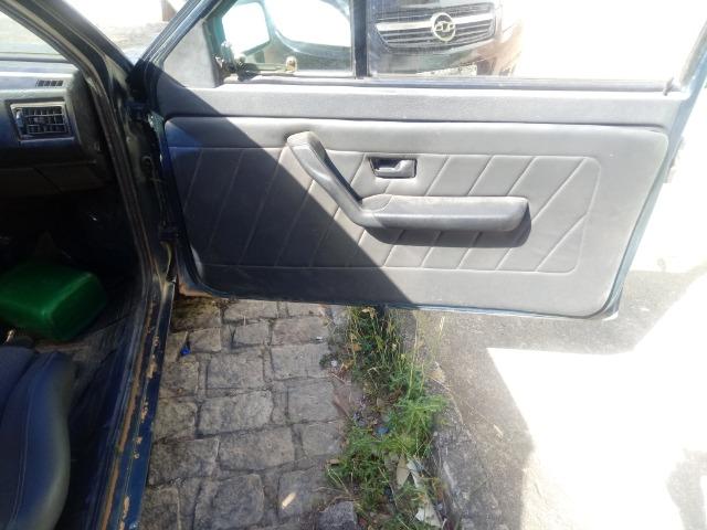 Vendo saveiro 96 td forrado com vidro trava e alarme - Foto 3
