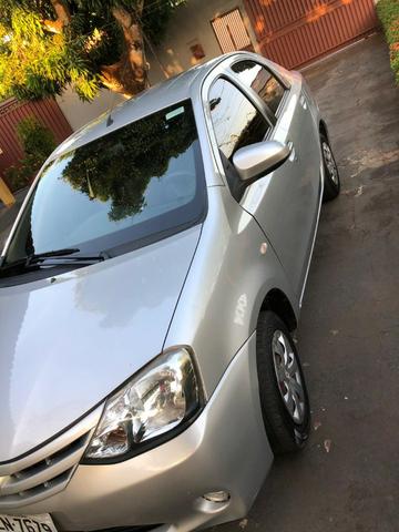 Vendo Etios Sedan XS completo