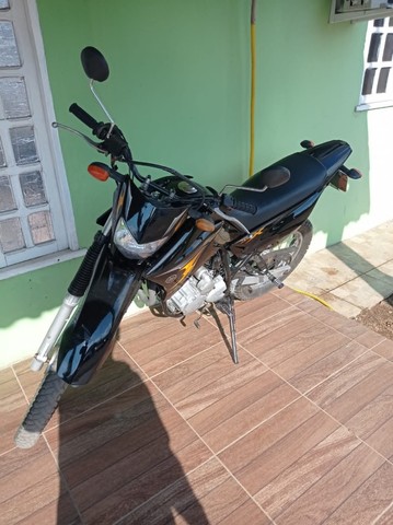 UMA MOTO LANDER