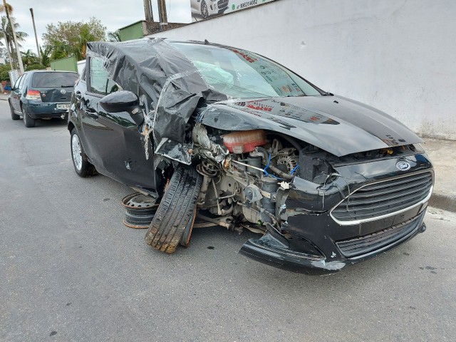 Sucata Ford New Fiesta 1.5 16v 2014 Câmbio Manual Somente Para Venda De Peças  - Foto 2
