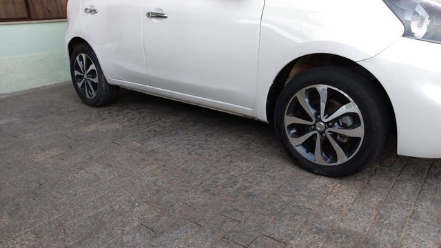 VENDO MARCH SL 1.6 16V BRANCO 2016/2017 AUTOMÁTICO