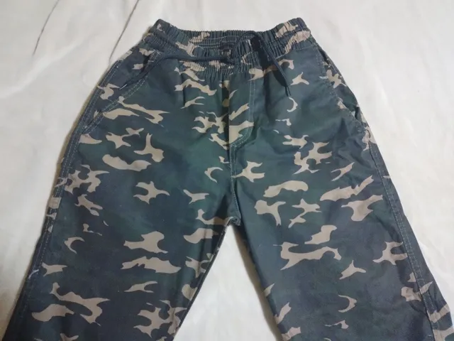 Calça jogger camuflada Tamanho M