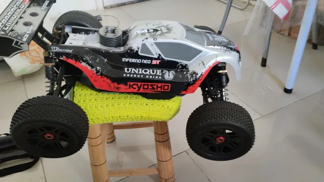 Carro De Brinquedo Com Controle Remoto 2.4G, RC Com Tração Nas Quatro Rodas  ATV 1:18 Modelo De Corrida De Carro Off-road Corrida Profissional De Metal  Dianteiro E Traseiro Código De Metal Eixo