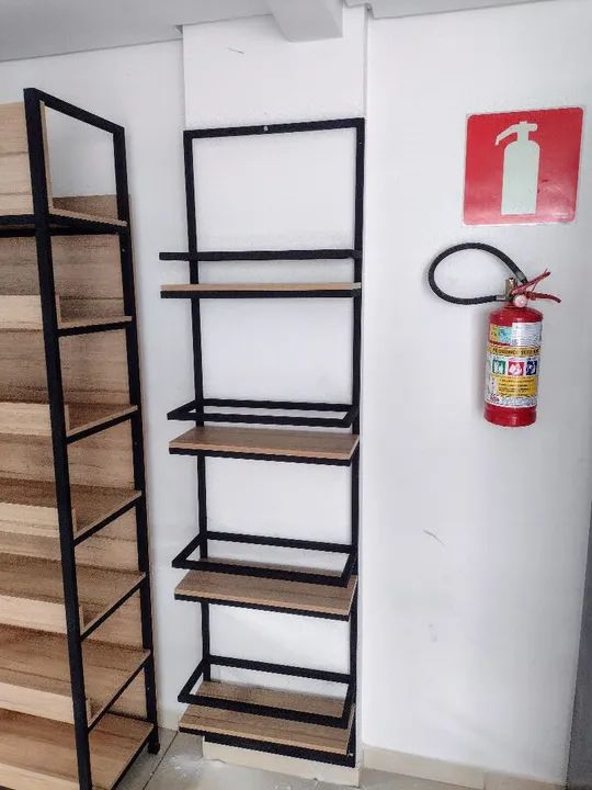 Prateleira industrial suspensa 