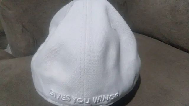 2 Bonés-Red Bull e URGH originais  - Foto 2