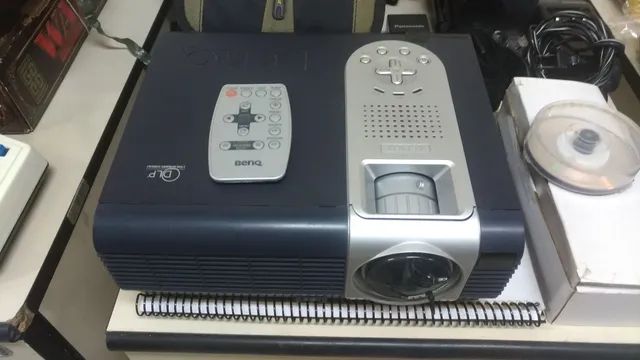 Projetor datashow Benq, completo, no estado, ideal retirada de peças. E outros.