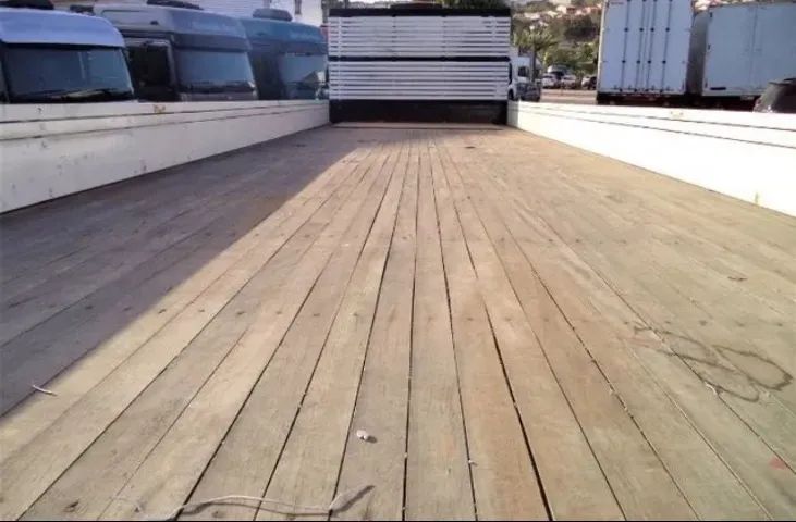 Volvo VM 330 Carroceria  - Foto 7