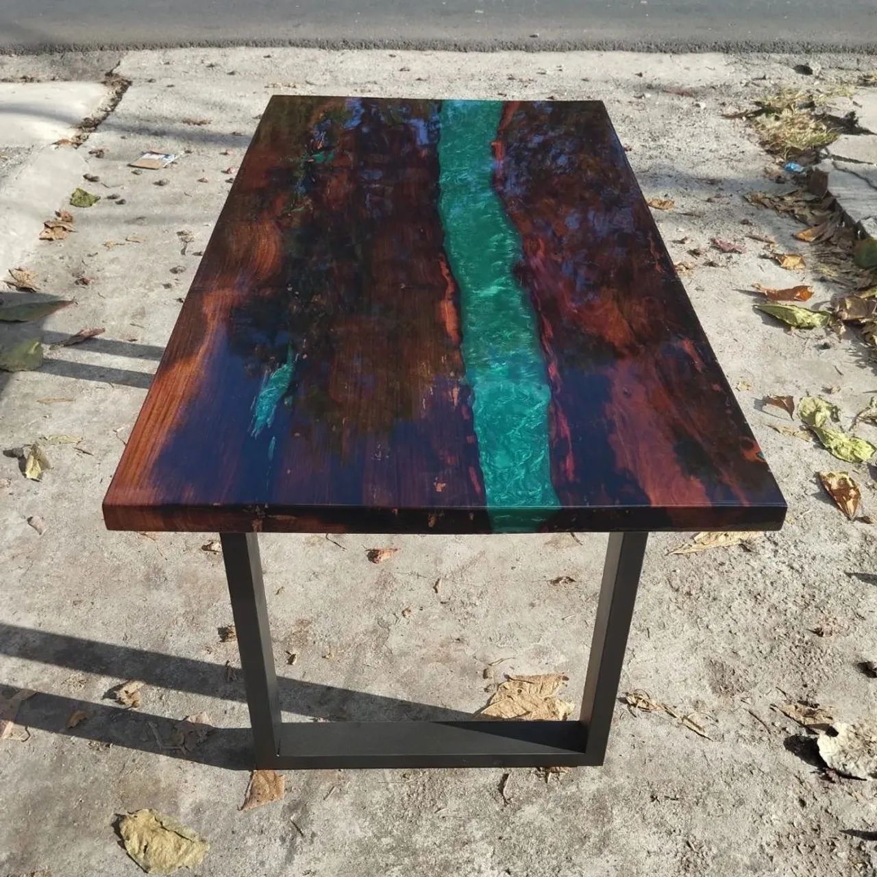 Mesa de madeira e resina epoxi 8 lugares(rivertable)  - Foto 2