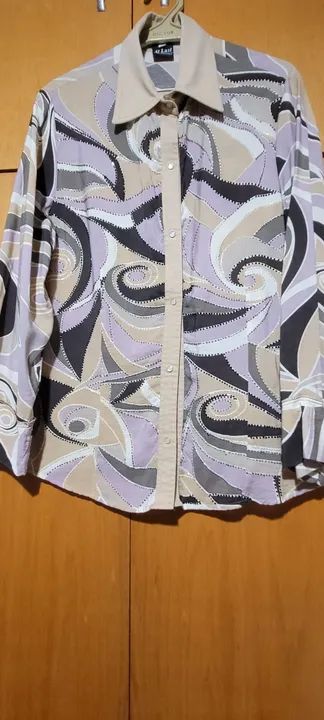 4 Camisas Sociais Femininas - Foto 2