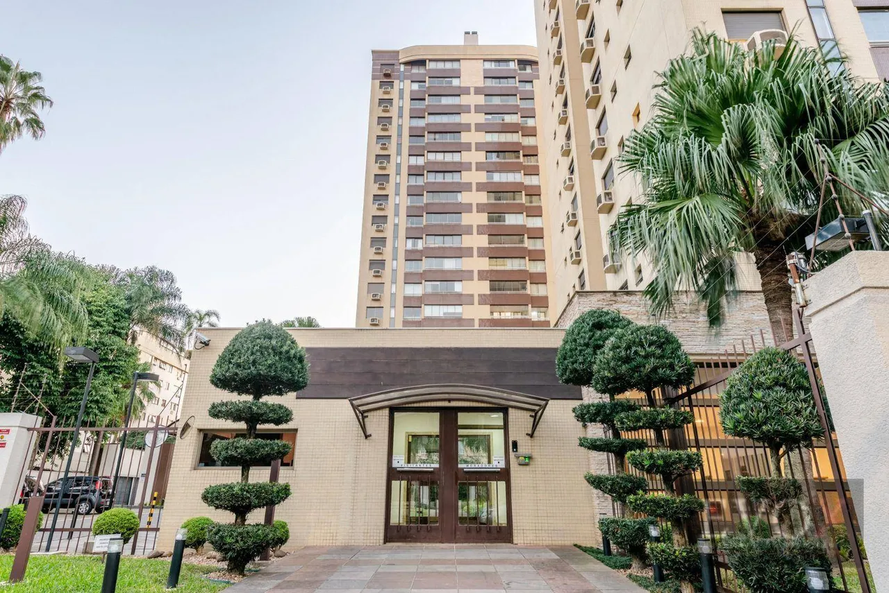 Apartamento 3 dormitórios no Menino Deus
