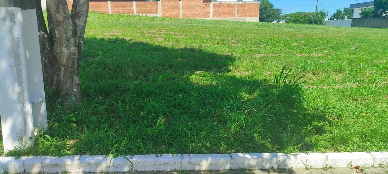 Vendo terreno de 360M² plano - Cond. Monte Belo - Lagoinha - Araruama - RJ -