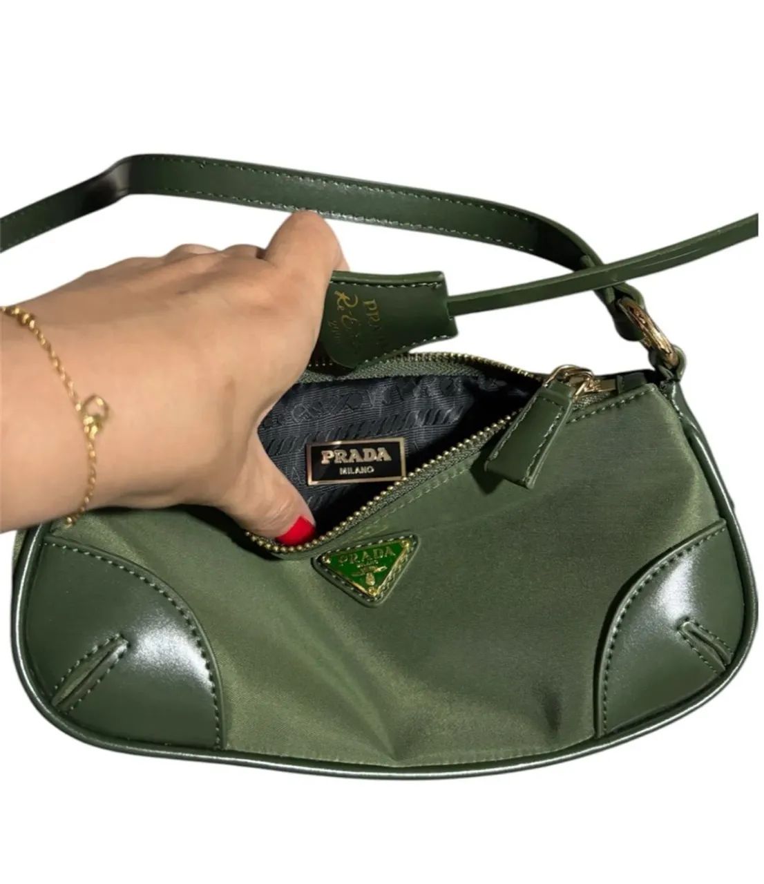 Bolsa Prada Verde Clássica - Elegância e Estilo - Foto 3