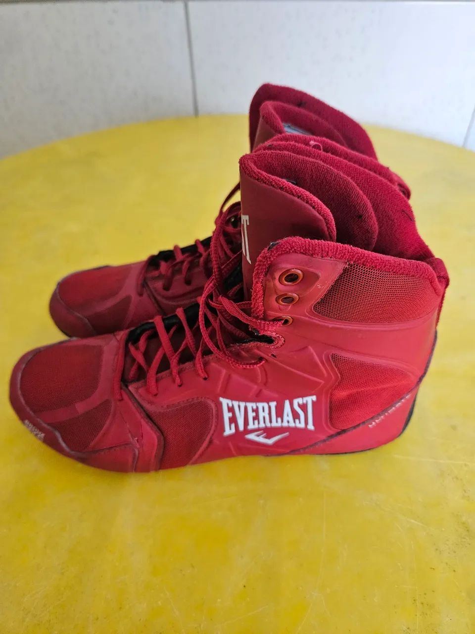 Vdo Botas semi novo para academia,  Treino etc. Só número 40 no precinho 55,00  cada Par - Foto 6