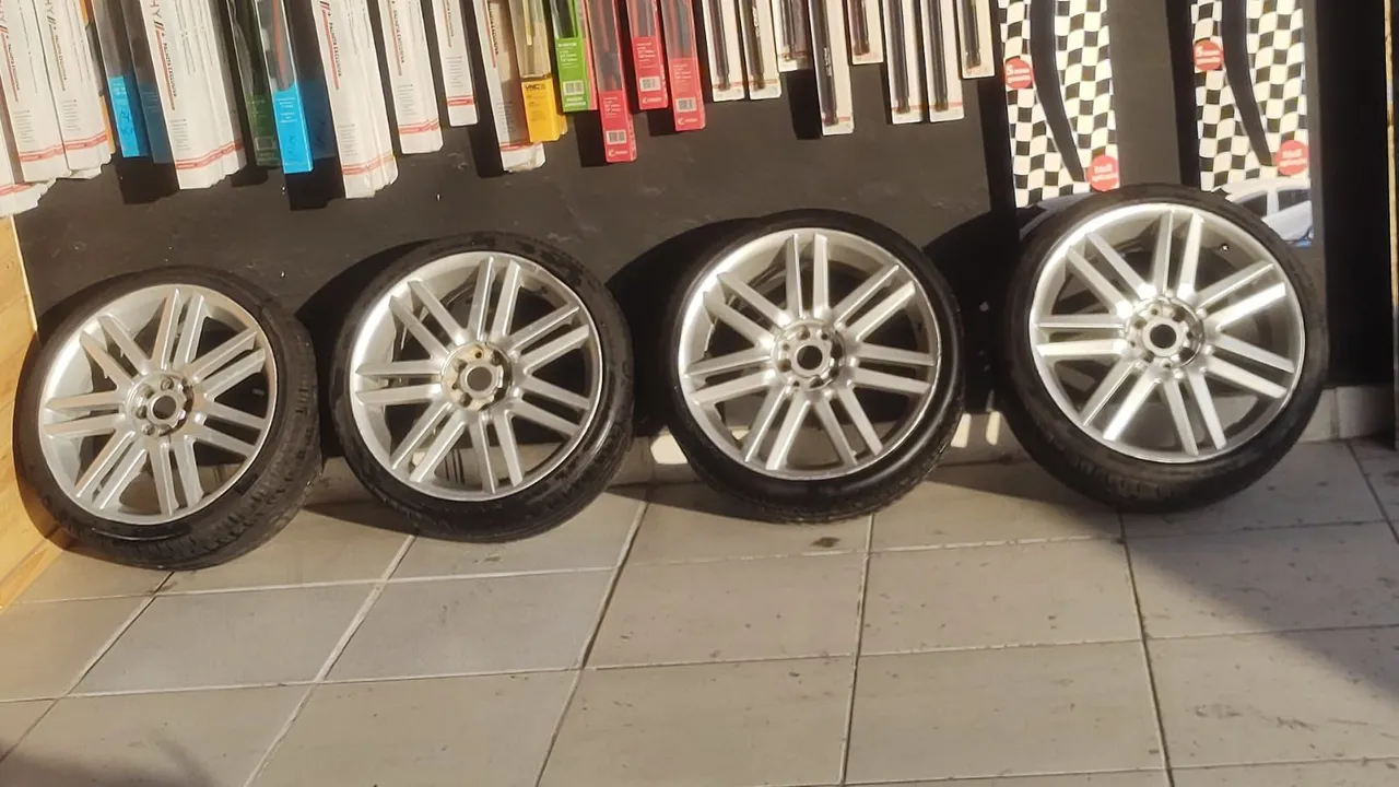 Vendo rodas aro 18 multifuro