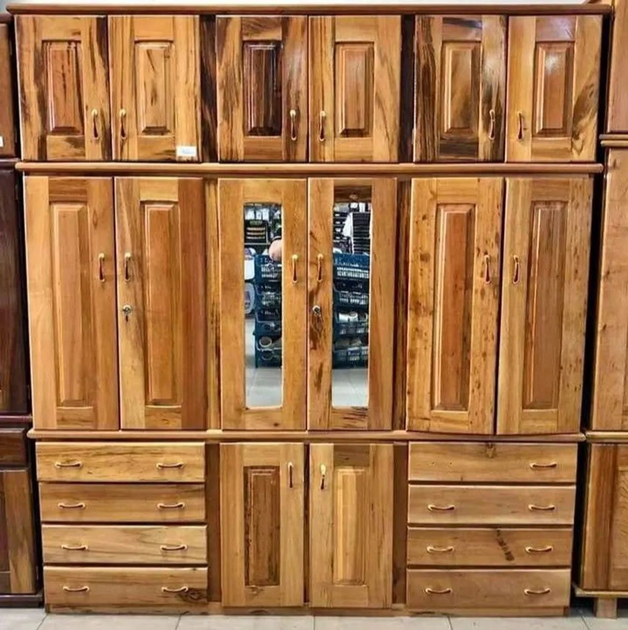 Guarda roupa de casal madeira maciça  - Foto 3