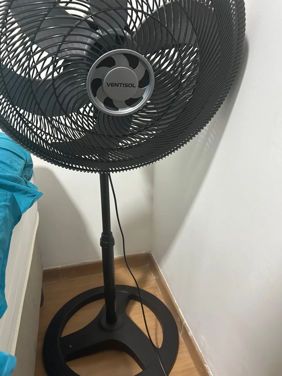 Ventilador de coluna Ventisol seminovo