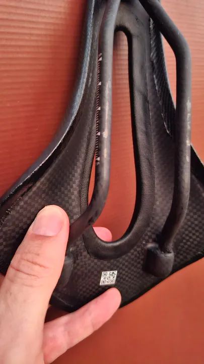 Selim de Bicicleta Ryet Unox Superlight Carbono - Foto 4