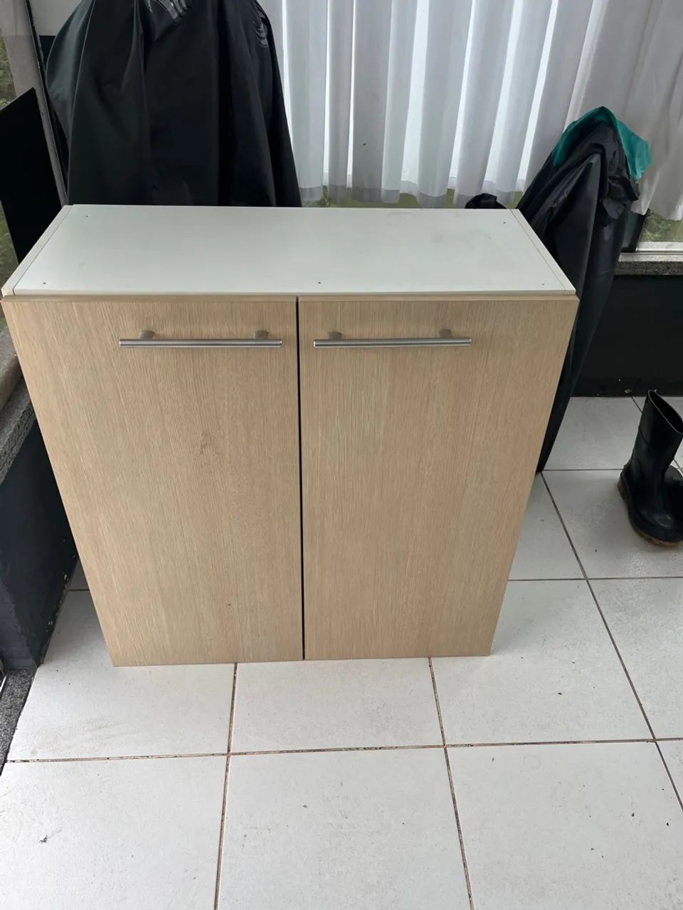 Armário com duas portas - Ótimo estado