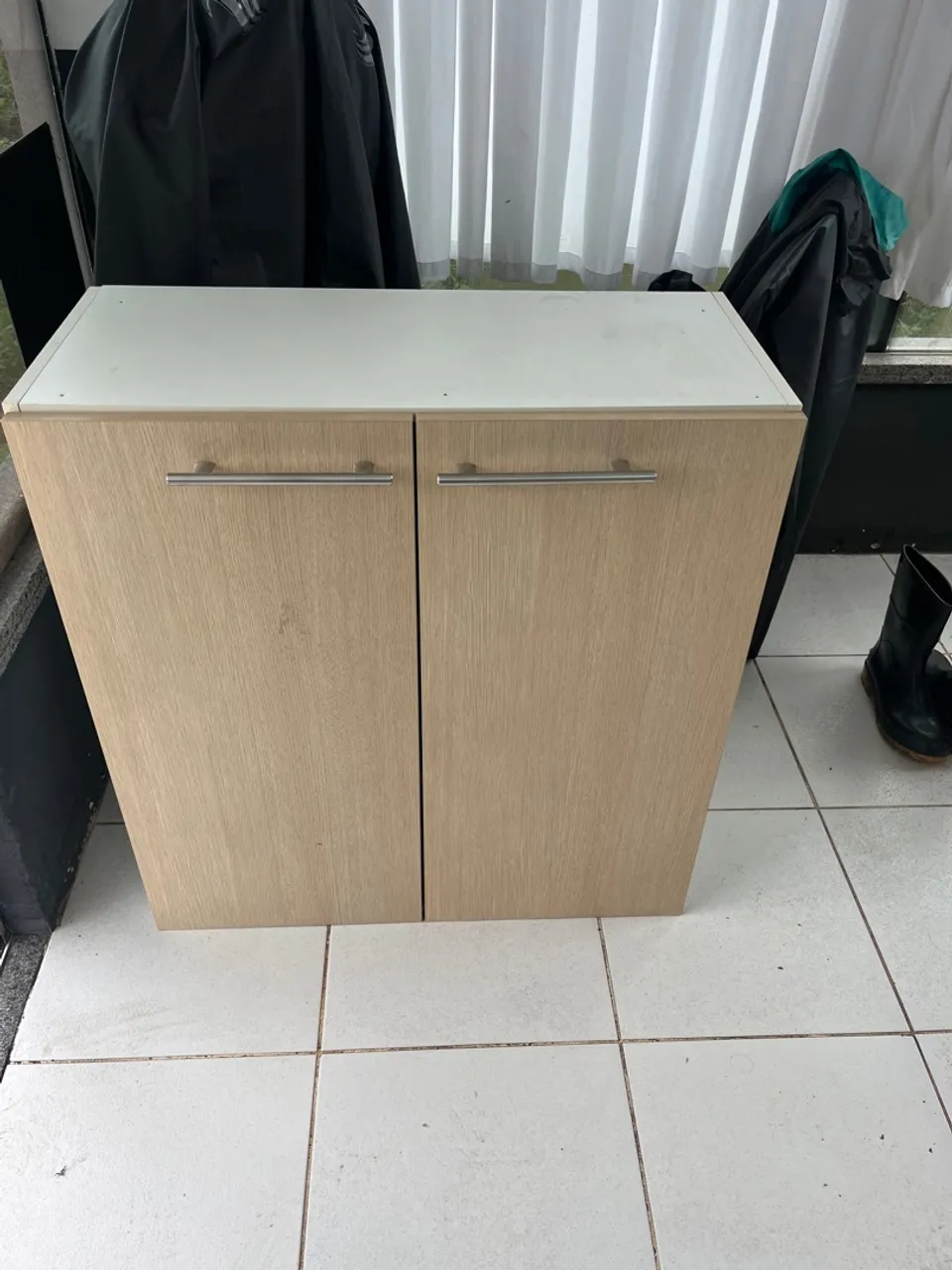 Armário com duas portas - Ótimo estado