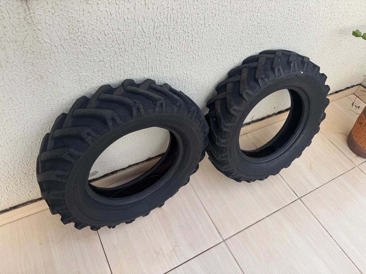 Pneus usados para trator 7.50-18 - Foto 3