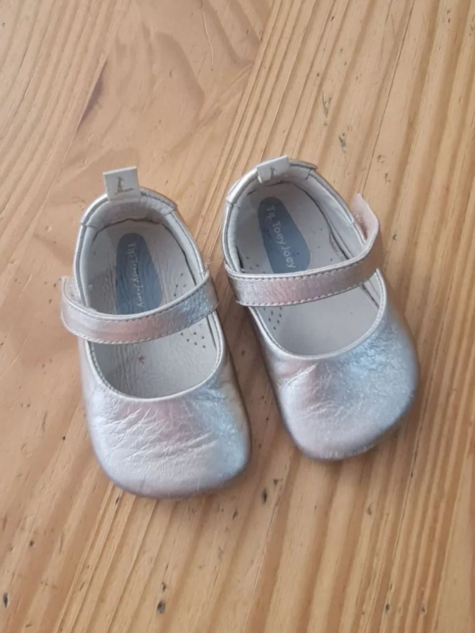 Sapatilha Dourada de Bebê Tip Toey Joey BR 17