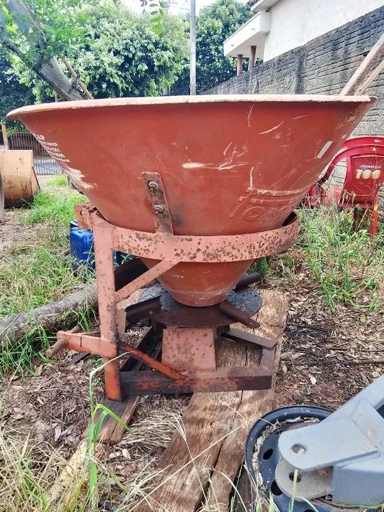 Esparamadeira de calcário adubo  - Foto 3