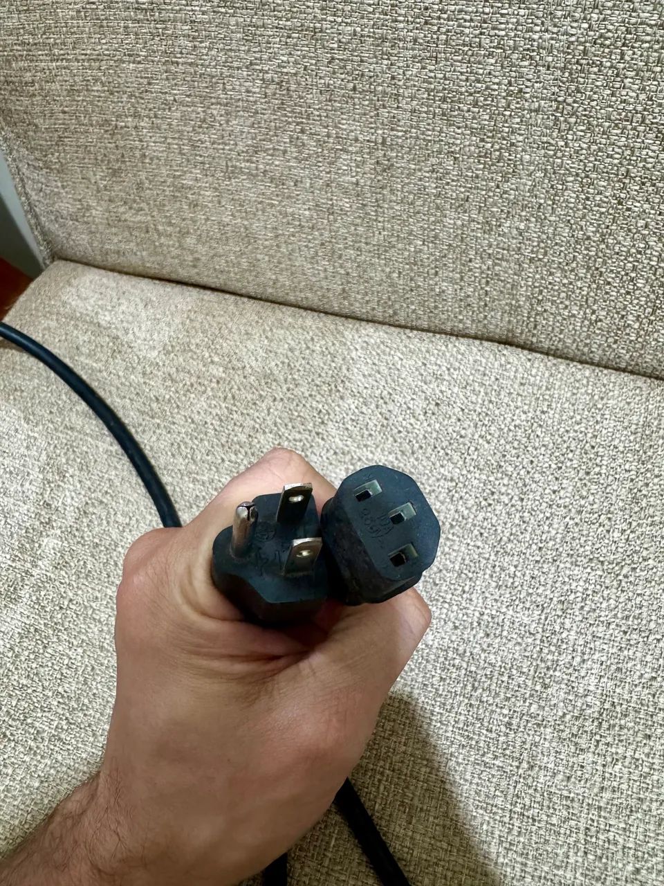 Cabo de Alimentação 3 Pinos para PC e Equipamentos - IEC C7/C8 - Foto 2