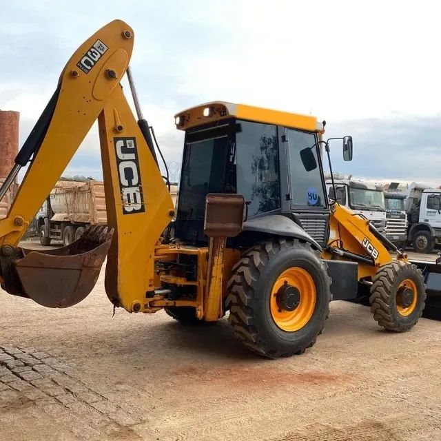Retroescavadeira JCB 3CX 4x4 - Ano 2014 - Foto 4