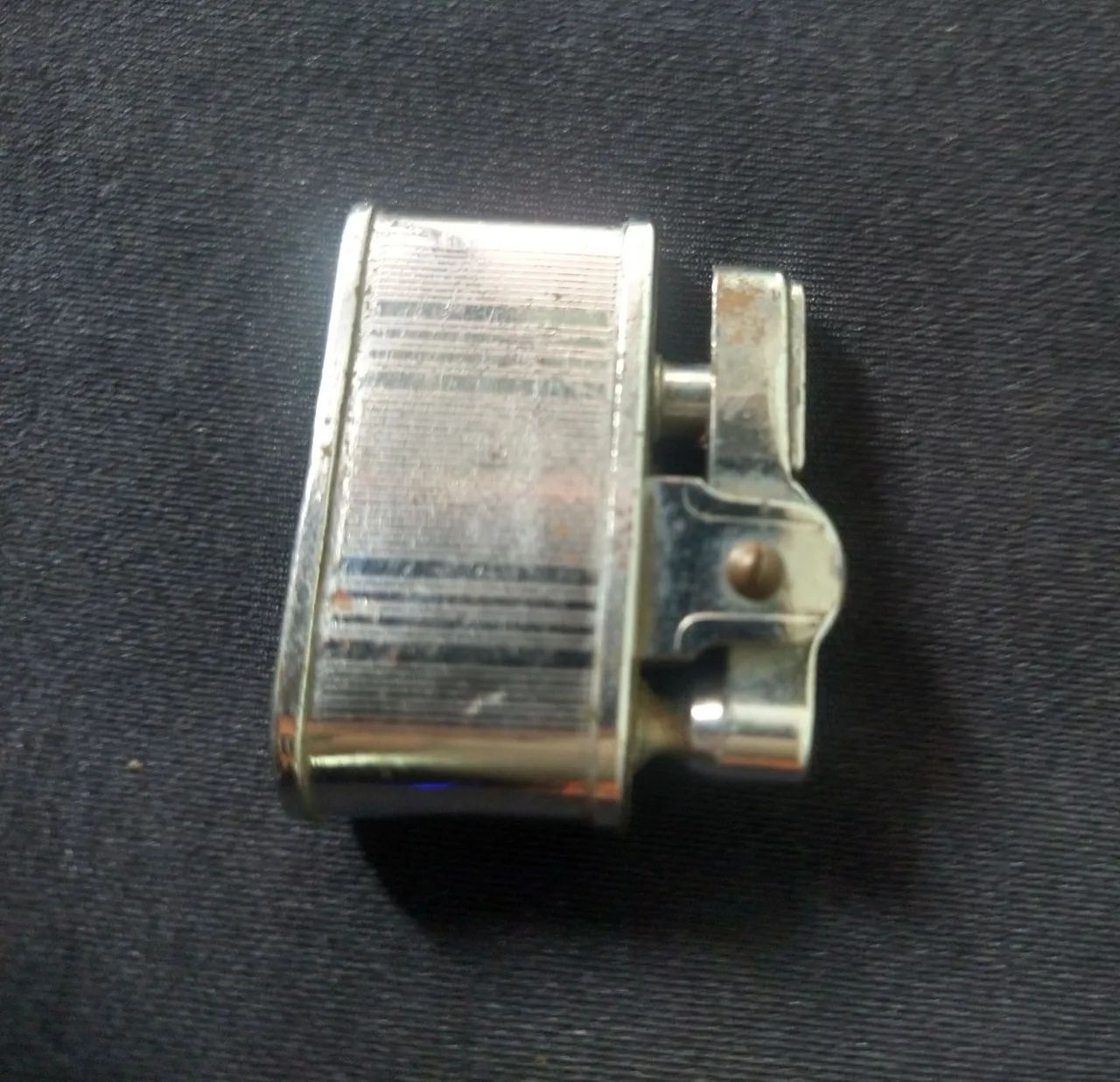 Isqueiro antigo de metal - Foto 3