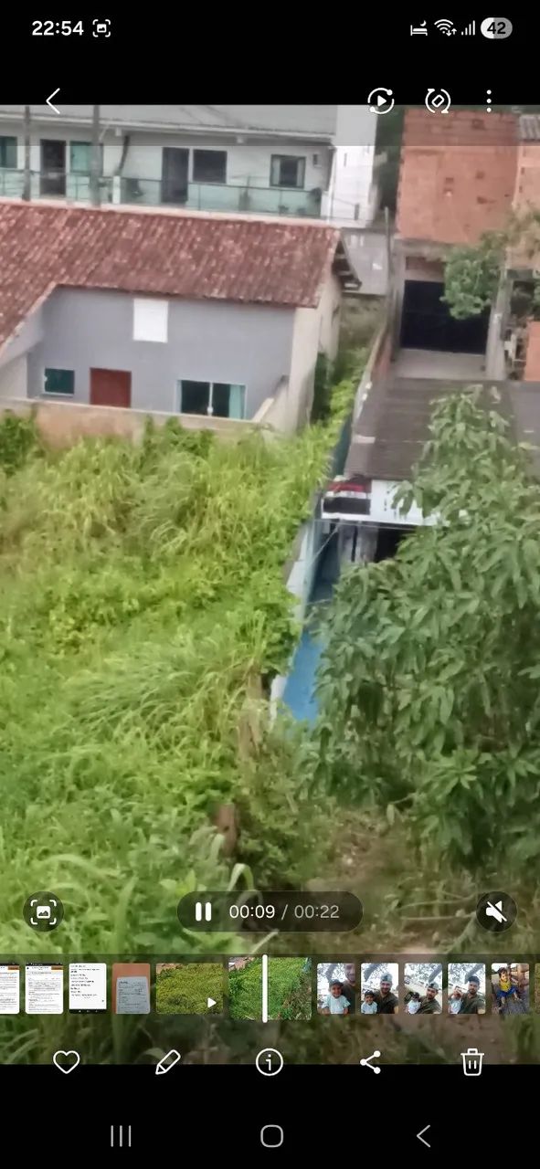Vendo meio terreno em cabo frio, jardim esperança medindo 10x20 garagem na frente 3x5 .