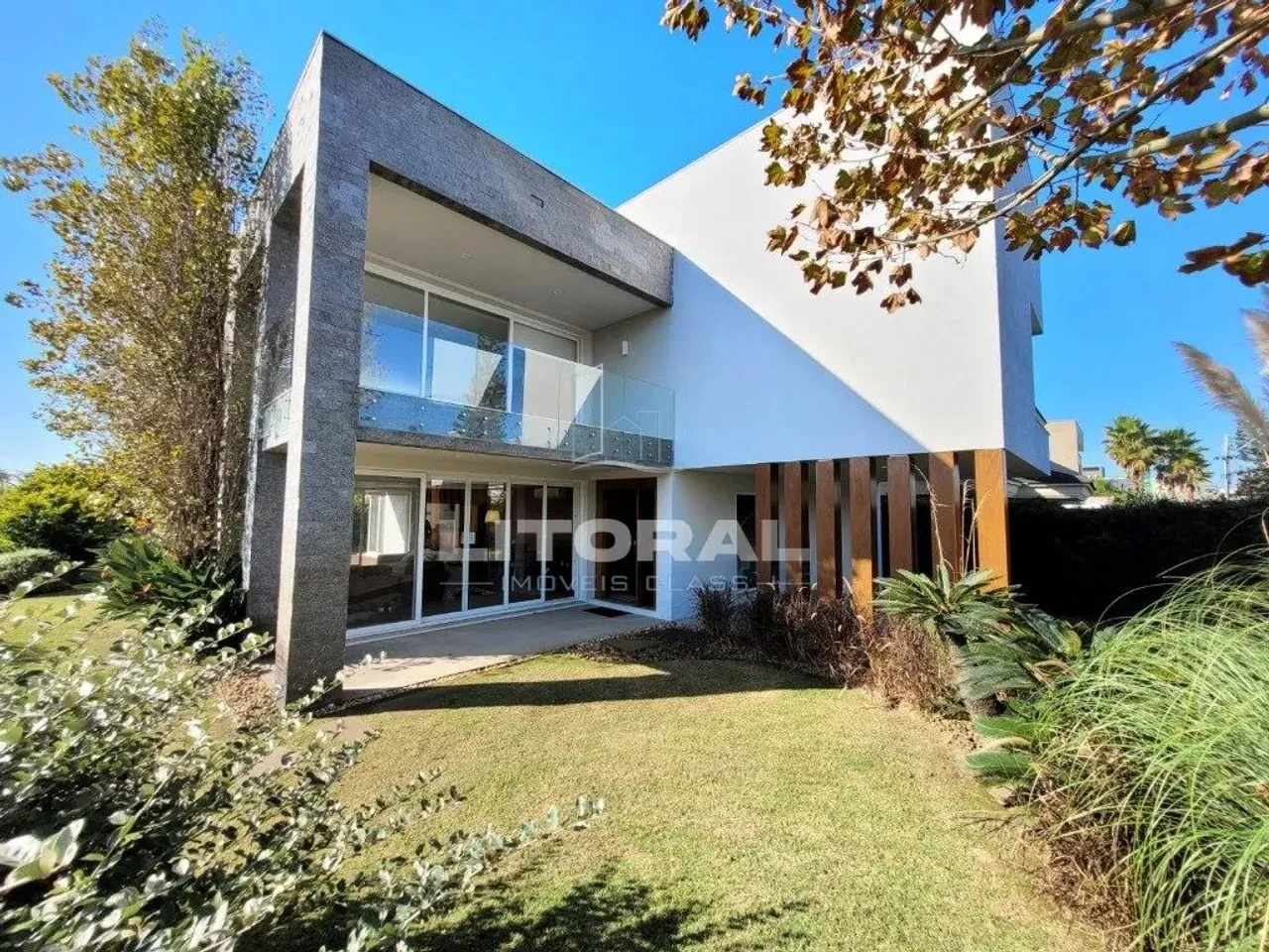 Casa com 5 dormitórios suítes, a beira mar no condomínio La Plage - Xangri-Lá.