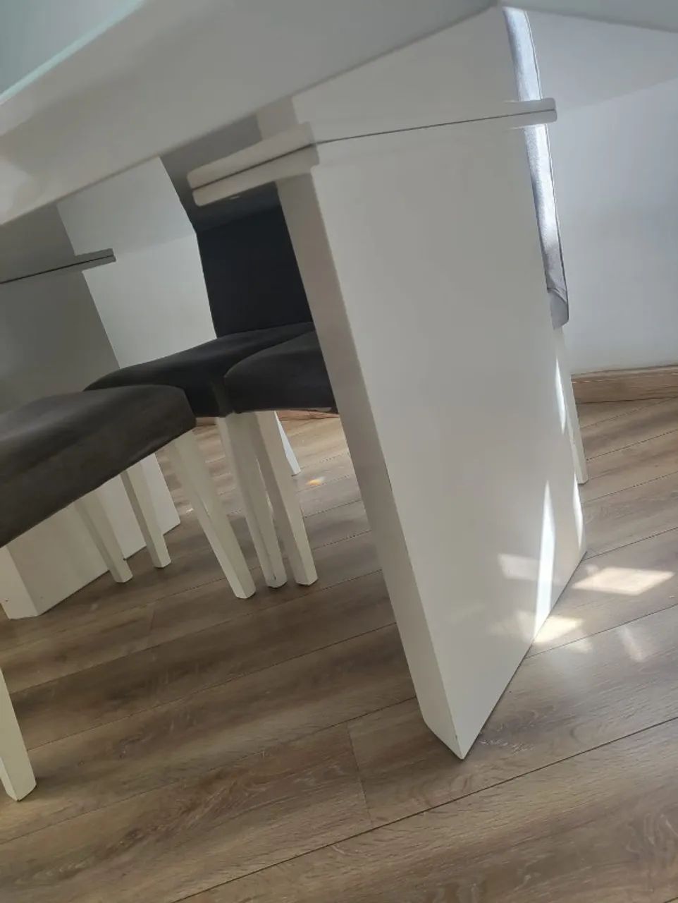 Mesa de Jantar Branca (laca/tampo com vidro) + 4 cadeiras  - Foto 3