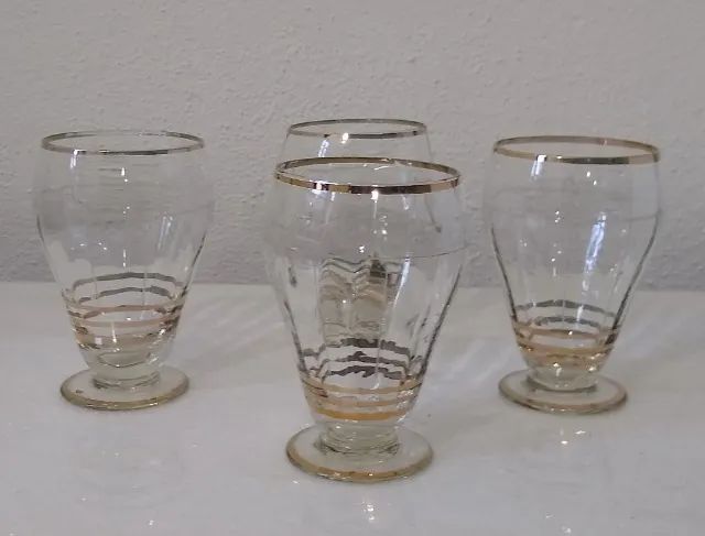 4 Copos Antigos Anos 50 Com Pés Vidro Borda Ouro Suco - Foto 5