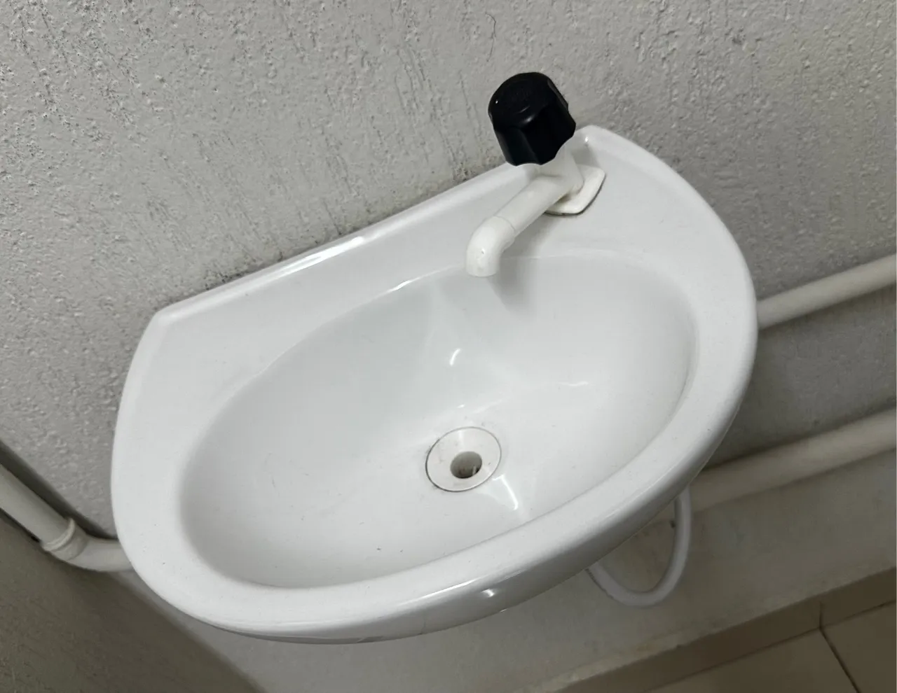 Lavatório de parede pequeno