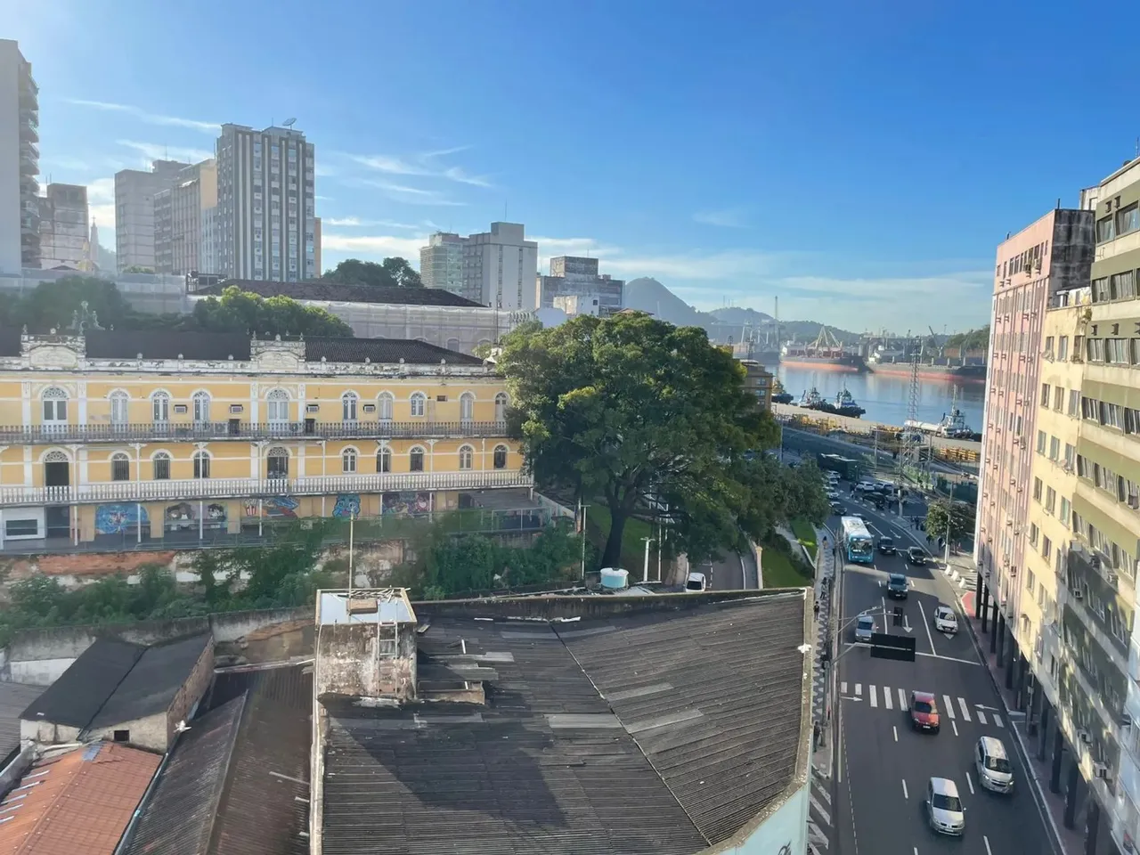 Sala Conjugada de 85 Metros Quadrados no Edifício Portugal