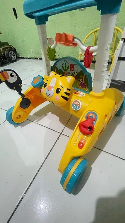 Andador Infantil Interativo com Música e Luzes