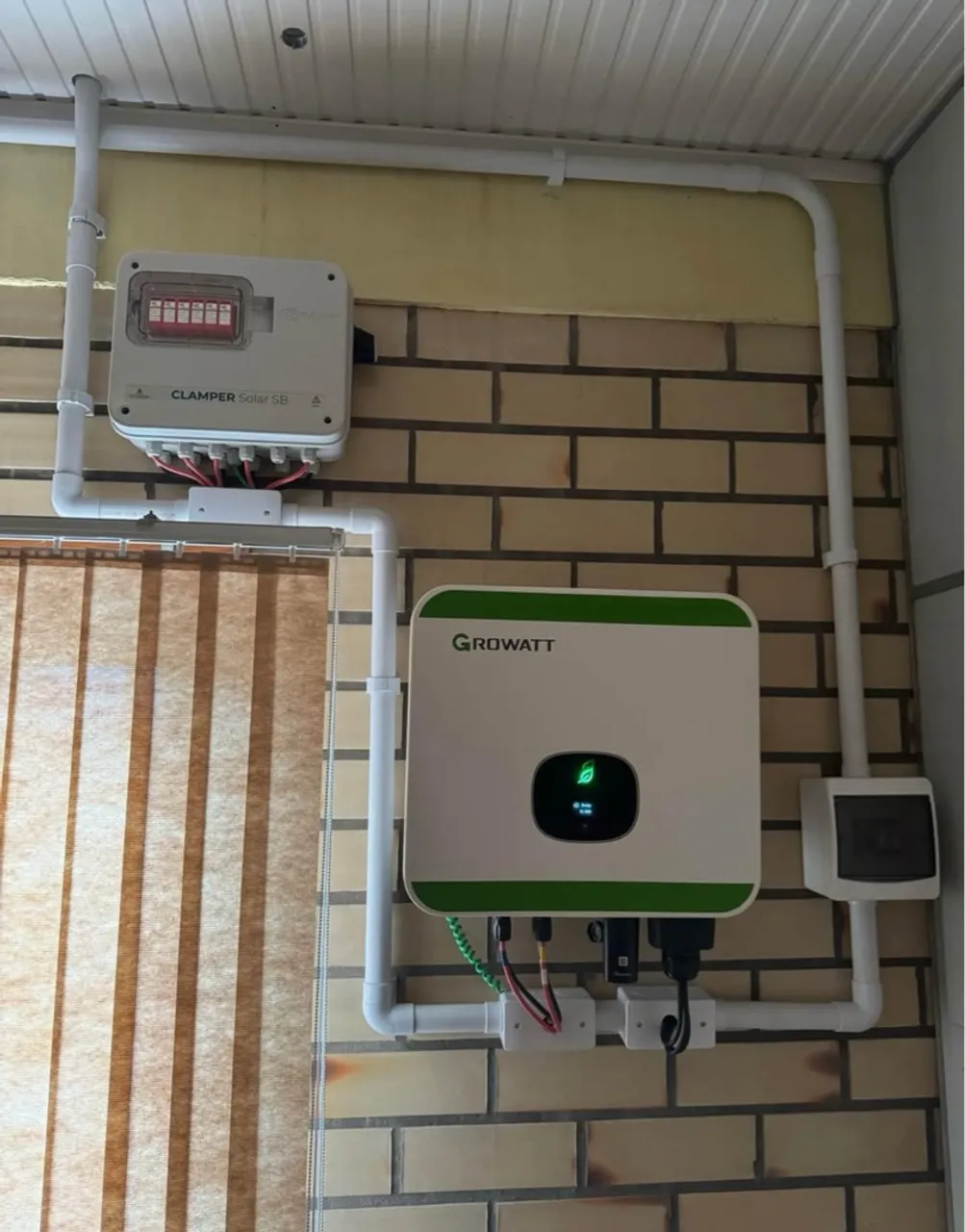 SISTEMA SOLAR FUNCIONANDO NO LOCAL
