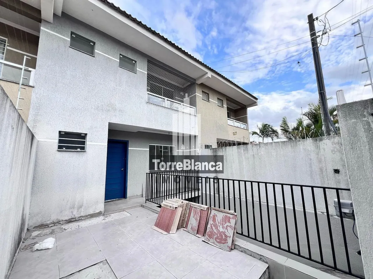 Sobrado Semimobiliado para locação, 3 quartos sendo 1 suíte, Churrasqueira, 2 vagas, 137 m