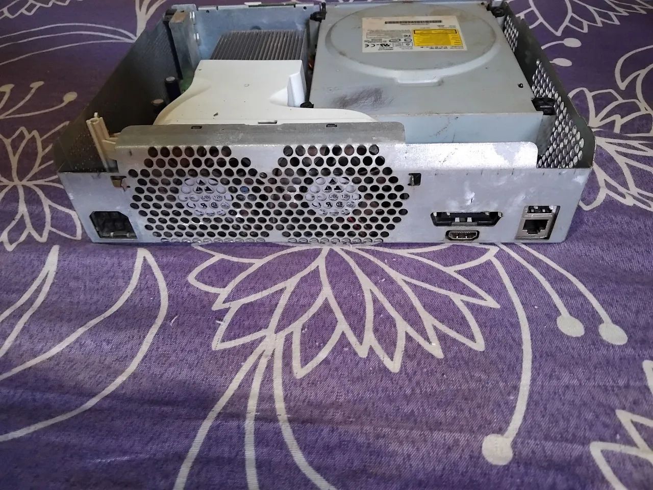 carcaça do Xbox 360 sucata  para aproveitar peças leia o anúncio todo  - Foto 2