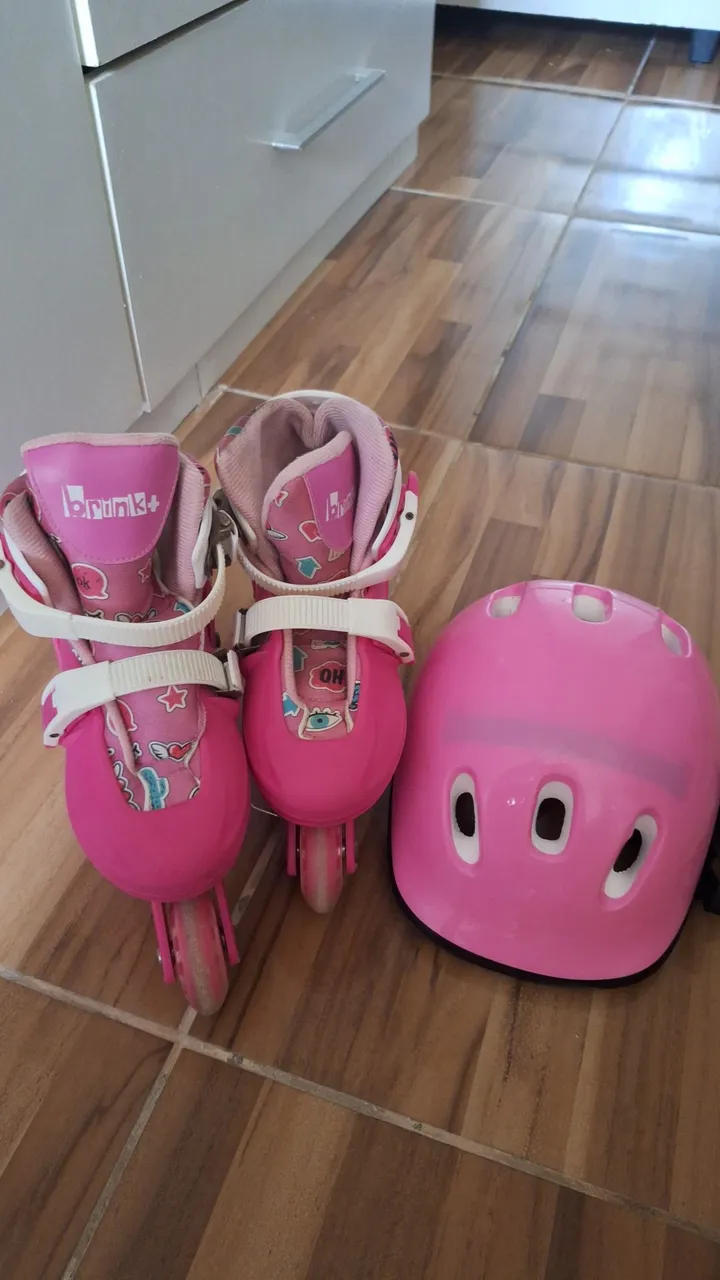 Patins Infantil Rosa com Capacete
