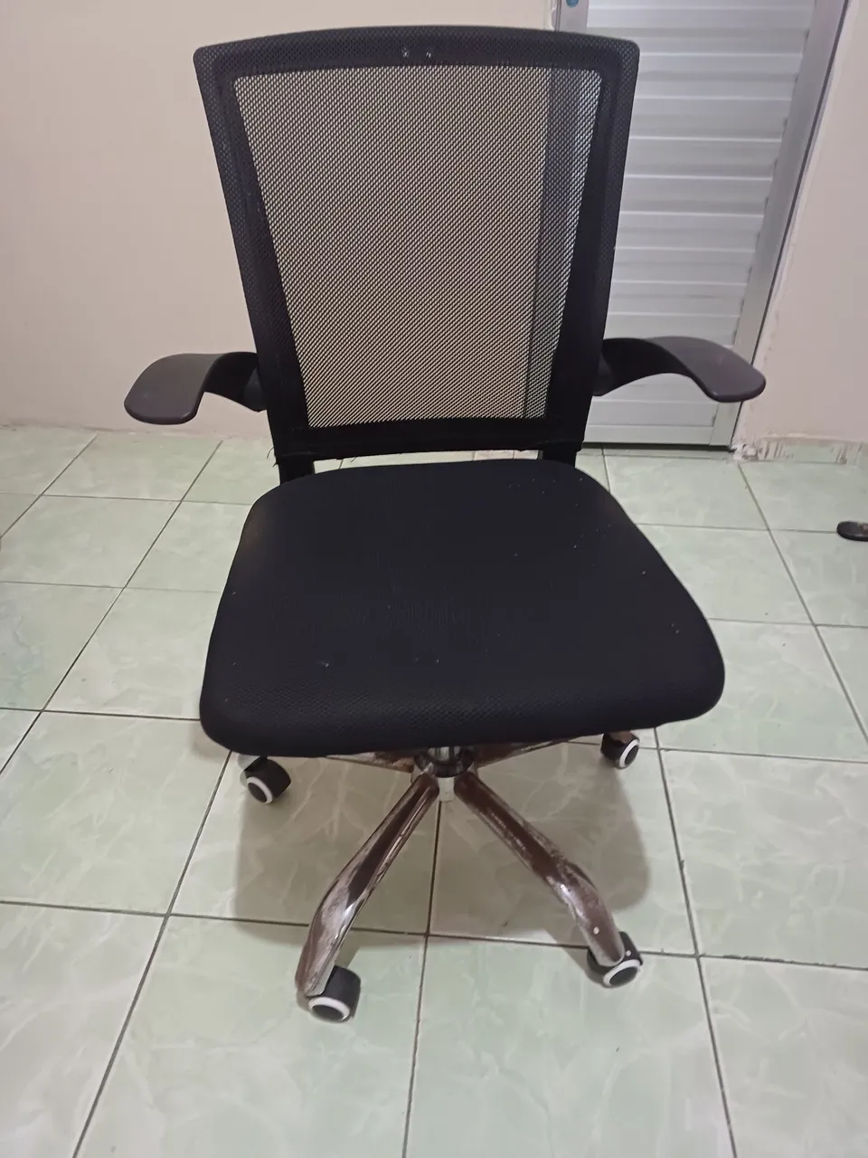 Cadeira de Escritório Giratória com Rodas