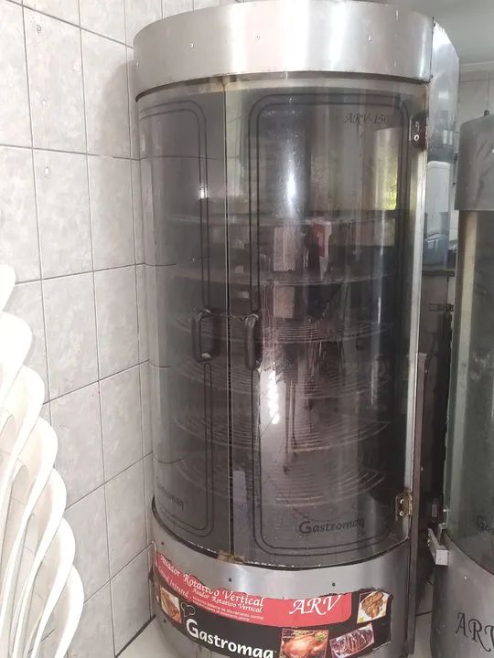 Assador Rotativo Vertical para Frango e carnes 100 kg  marca gastromaq